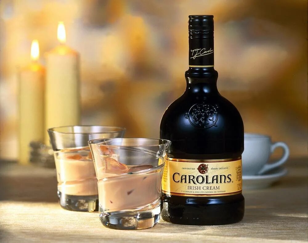 Как называется ликер. Ликер carolans irish cream. ликёр кэроланс айриш крим. сливочный ликер бейлиз. кофейный ликер кэроланс.