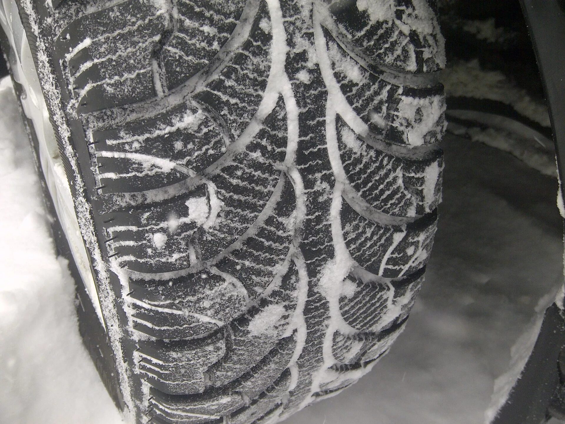 зимняя резина 165 r13. колеса 165/70 r13. зимняя резина 165 r13. матадор омскшина мр57. уралшина шипованная 13 2005 год.