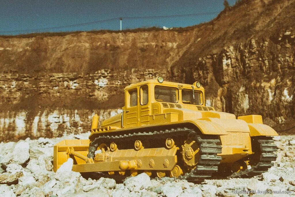 Чтз дэт-250. Трактор дэт 250. Трактор дэт 250. Трактор дэт 250. Трактор чтз дэт 250.
