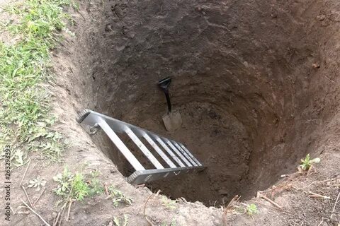 Вырытая яма с водой полная премудростей