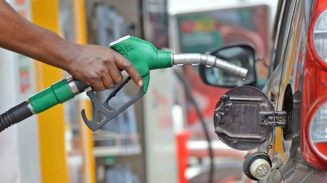 Fuel машины. Выработать топливо. Моторное топливо. Автомобильное топливо. Автомобильный бензин.