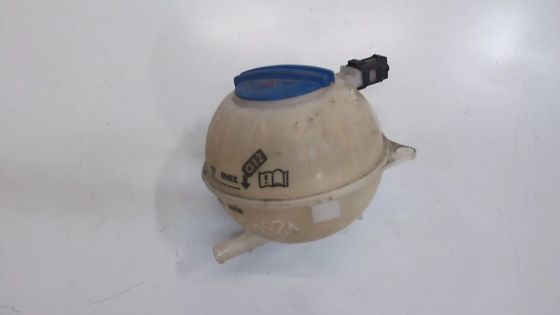 Расширительный бачок поло седан 1. Расширительный бачок volkswagen polo. 6q0121407b бачок расширительный. 6 артикул. Расширительный бачок volkswagen polo.