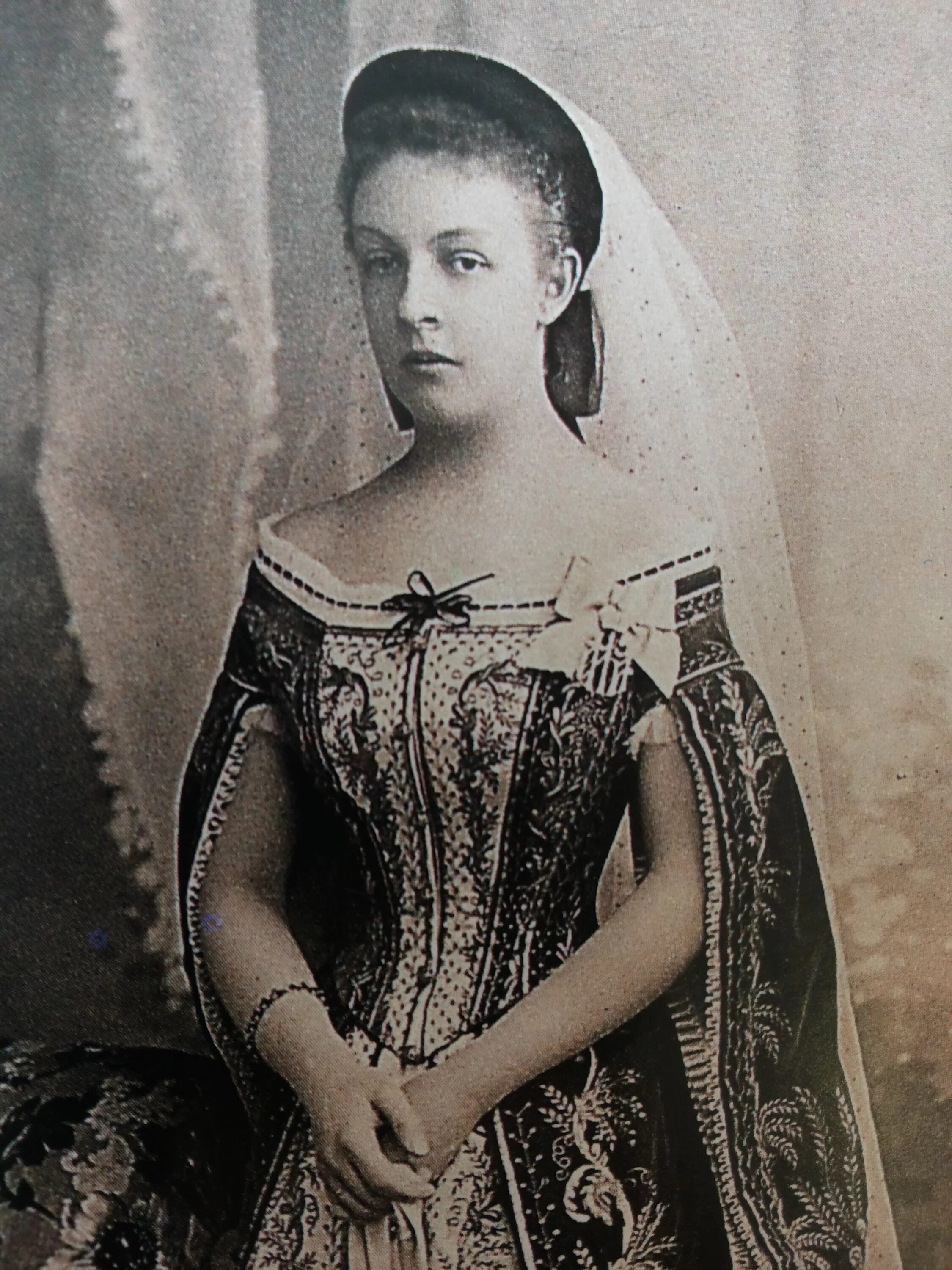 Фрейлина ее высочества. Александра коссиковская фрейлина. фрейлины марии федоровны. коссиковская александра владимировна фрейлина. фрейлина императрицы марии федоровны.
