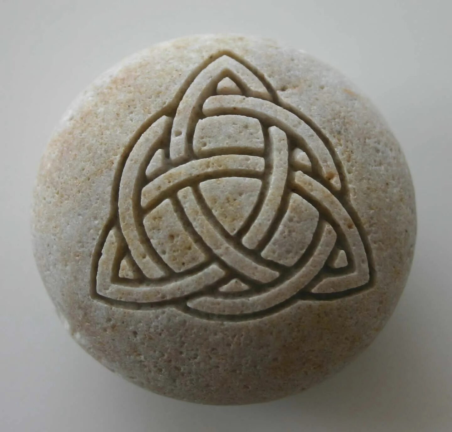 Знак stone. Орнамент на Камне. Кельтский узор на Камне. Кельтский орнамент на Камне. Символ камня.