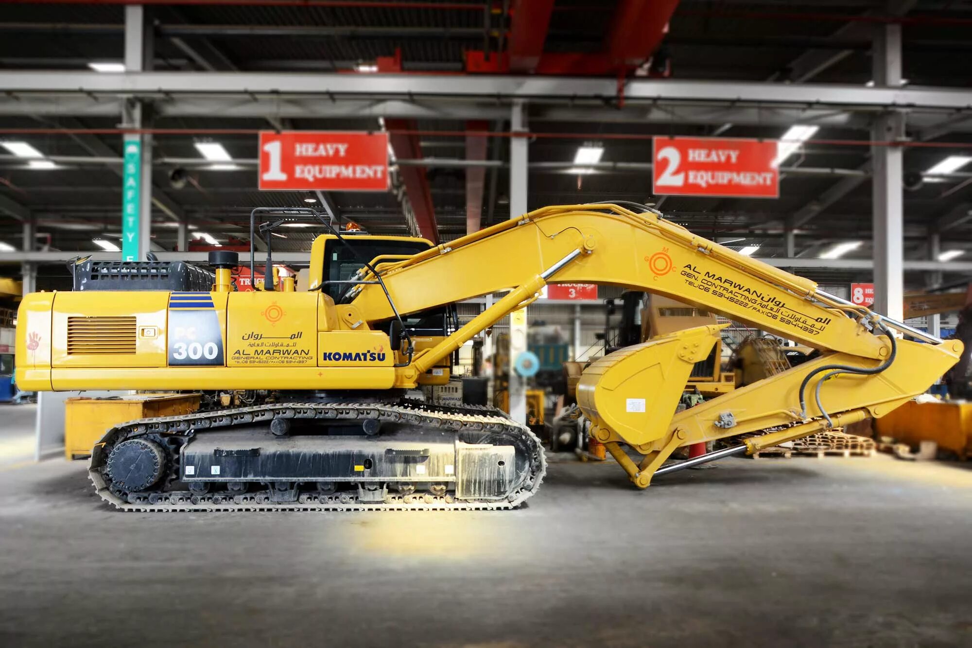 Экскаватор Коматсу 300. Экскаватор Komatsu pc300-8m0. РС 400 экскаватор. Гусеничный экскаватор Коматсу 300.