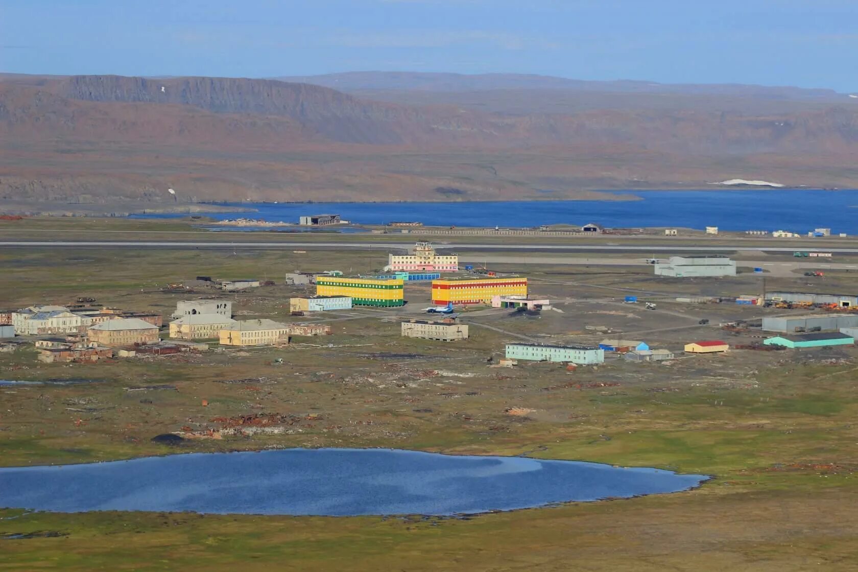 Рогачево белушья губа. Поселок рогачево новая земля. Поселок рогачево архипелаг новая земля. Остров новая земля рогачево. Архипелаг новая земля рогачево.