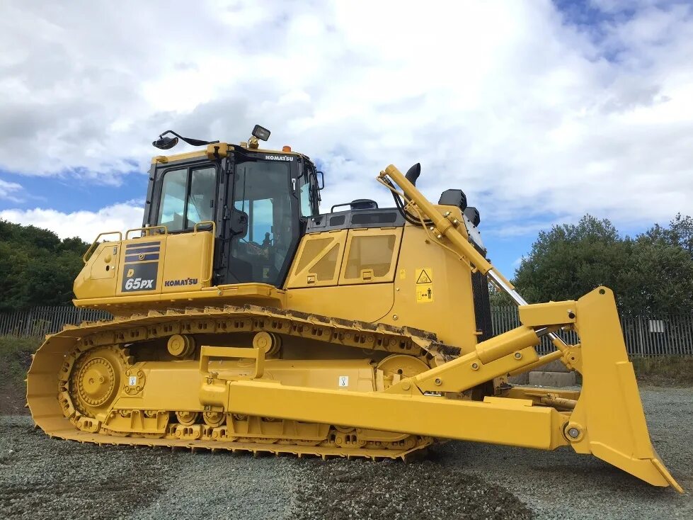 Komatsu d65ex-16. Комацу 65 бульдозер. Бульдозер д 65. Бульдозер komatsu d65. Комацу 65 бульдозер.
