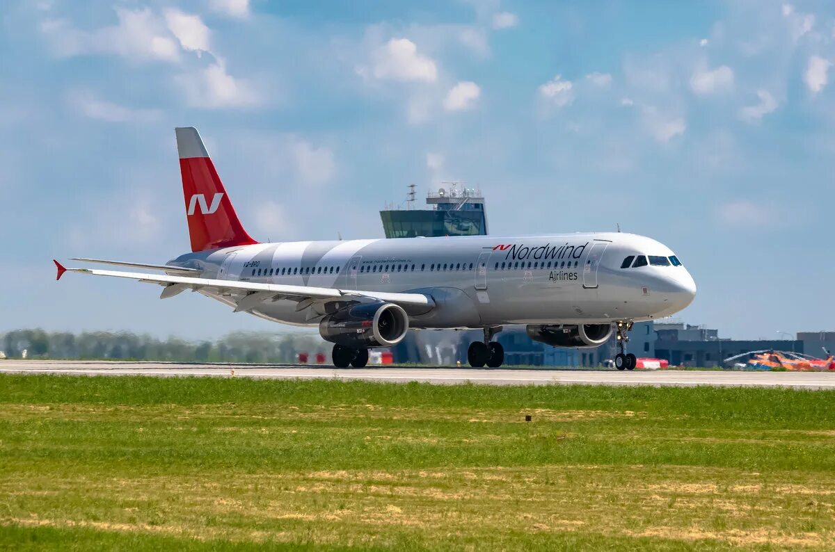 аэропорт сочи боинг 747. аэропорт сочи авиакомпании. уральские авиалинии сочи. вим авиа сочи. авиалинии сочи.