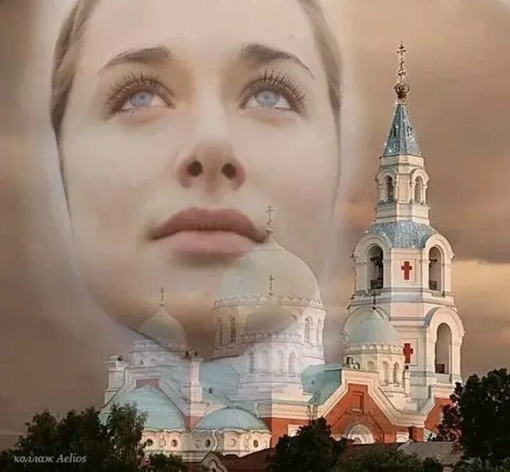 Заходя в церковь плачу. Старушка в церкви. Бабушка молится в храме. Женщина прикладывается к иконе. Тихо в церковь.