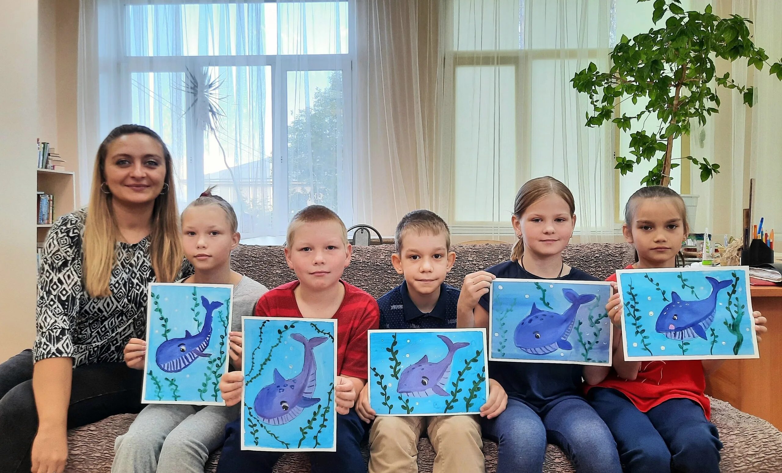 Волшебная вода рисование. Название выставки волшебная палитра. Волшебная палитра нижневартовск. Арт палитра конкурс в школе. Волшебная палитра конкурс.