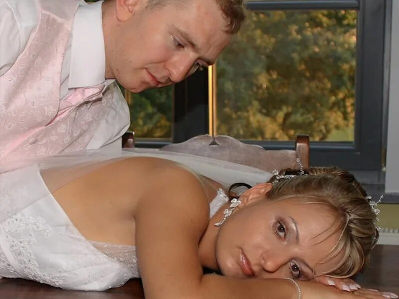 Измена невесты жениху на свадьбе. Невеста изменяет. Измена невесты жениху на свадьбе. Измена невесты на свадьбе. Неверная невеста.