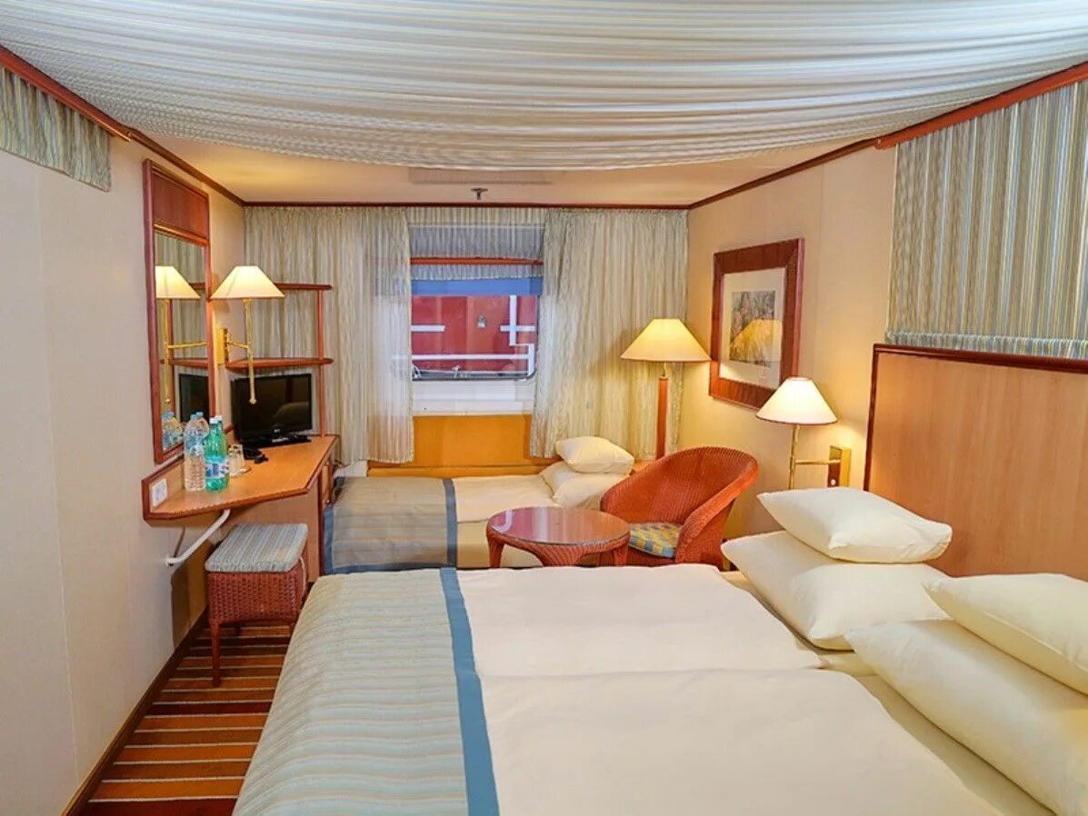Лайнере astoria grand. Лайнер astoria grand сочи. астория гранде каюты. астория гранде круизный лайнер. астория сочи каюта.