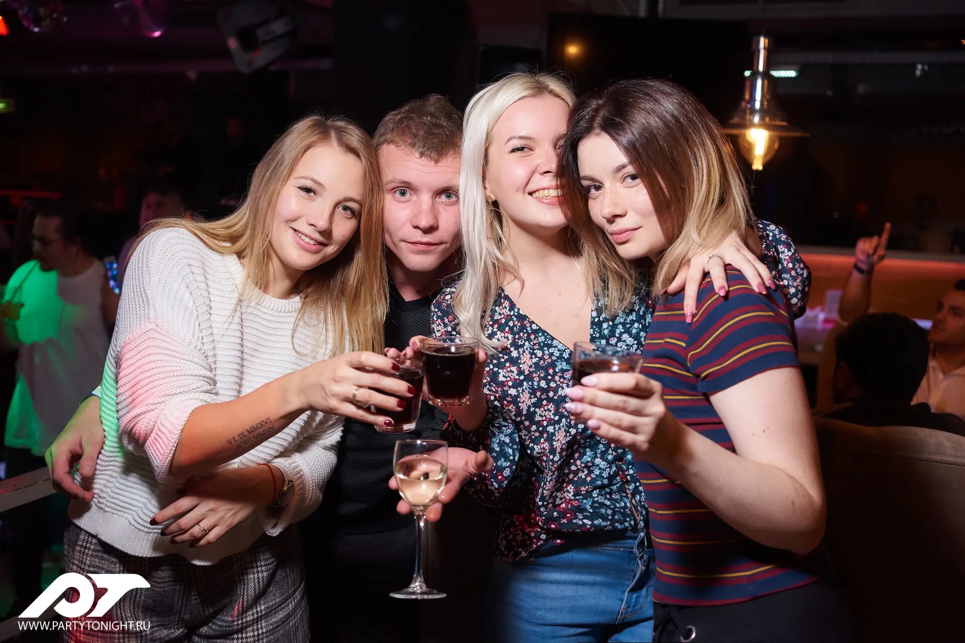 5субот 5воскресений 5понедельников. Дней в феврале 2021. 5 суббот 5 воскресений 5 понедельников. В каком году 5 пятниц. Календарь с семью пятницами.