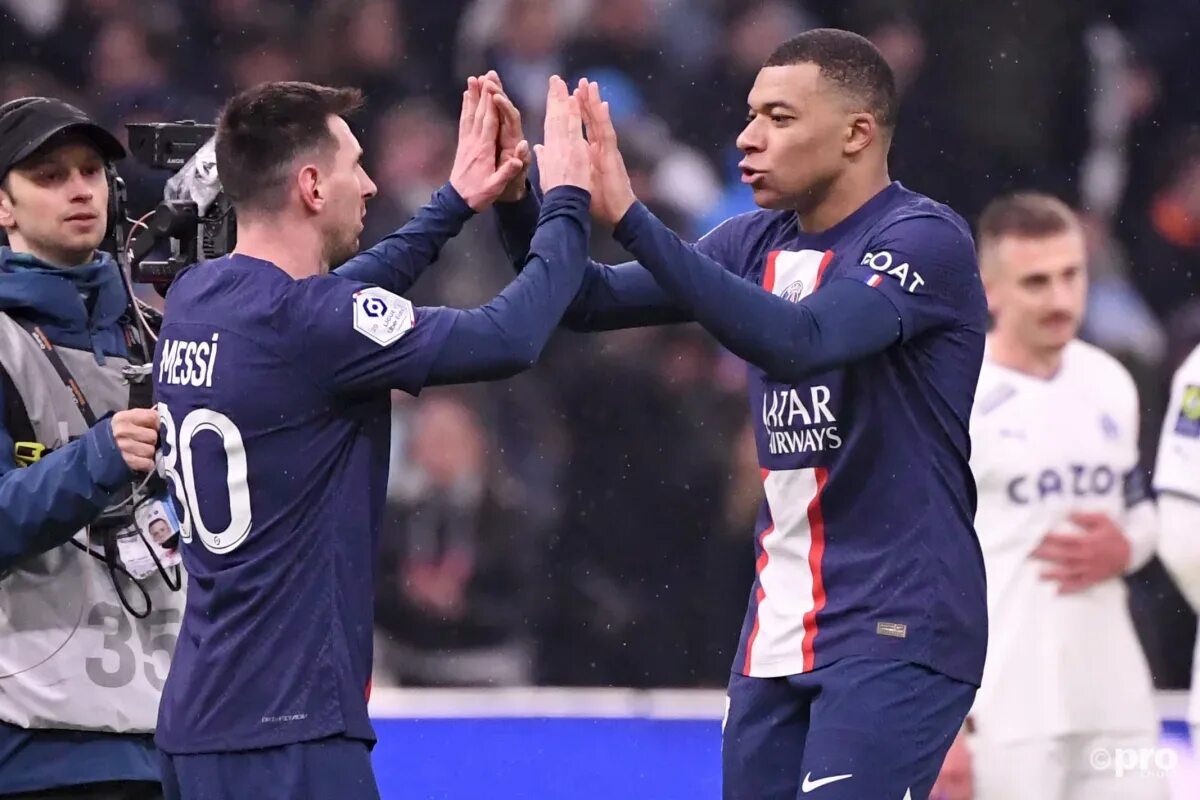 Псж месси неймар мбаппе. Псж месси неймар мбаппе. Мбаппе псж 2022. Messi neymar mbappe psg. Месси и мбаппе.
