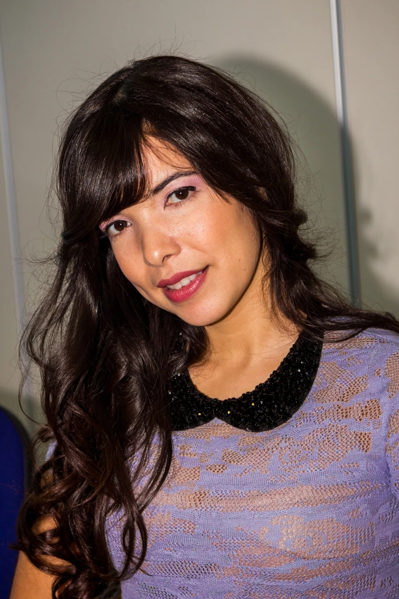 Французский индила. Indila. Indila певица. Indila французская певица. Адила́ Седрая.