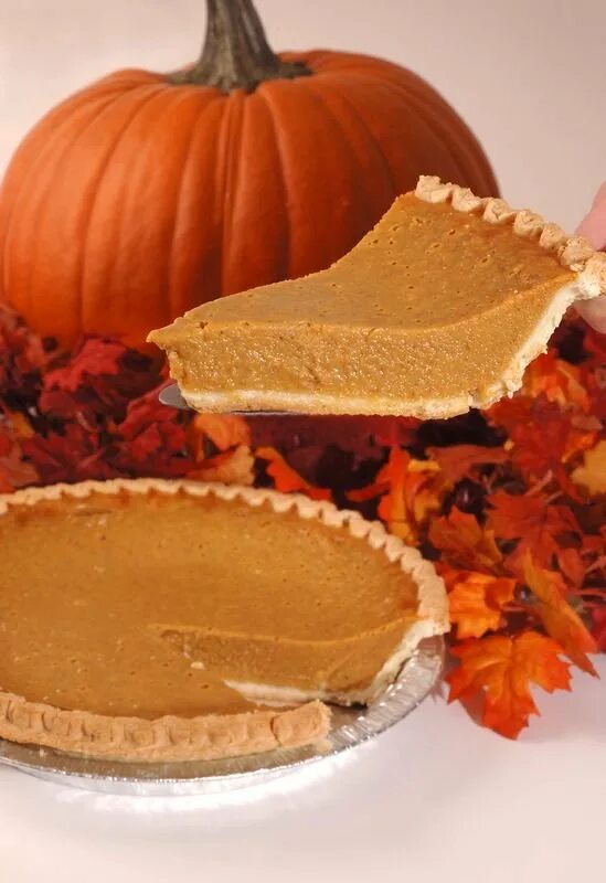 День тыквенного пирога 25 декабря. Тыквенный пирог pumpkin pie. тыквенный пирог на день благодарения. день тыквенного пирога. американский тыквенный пай.