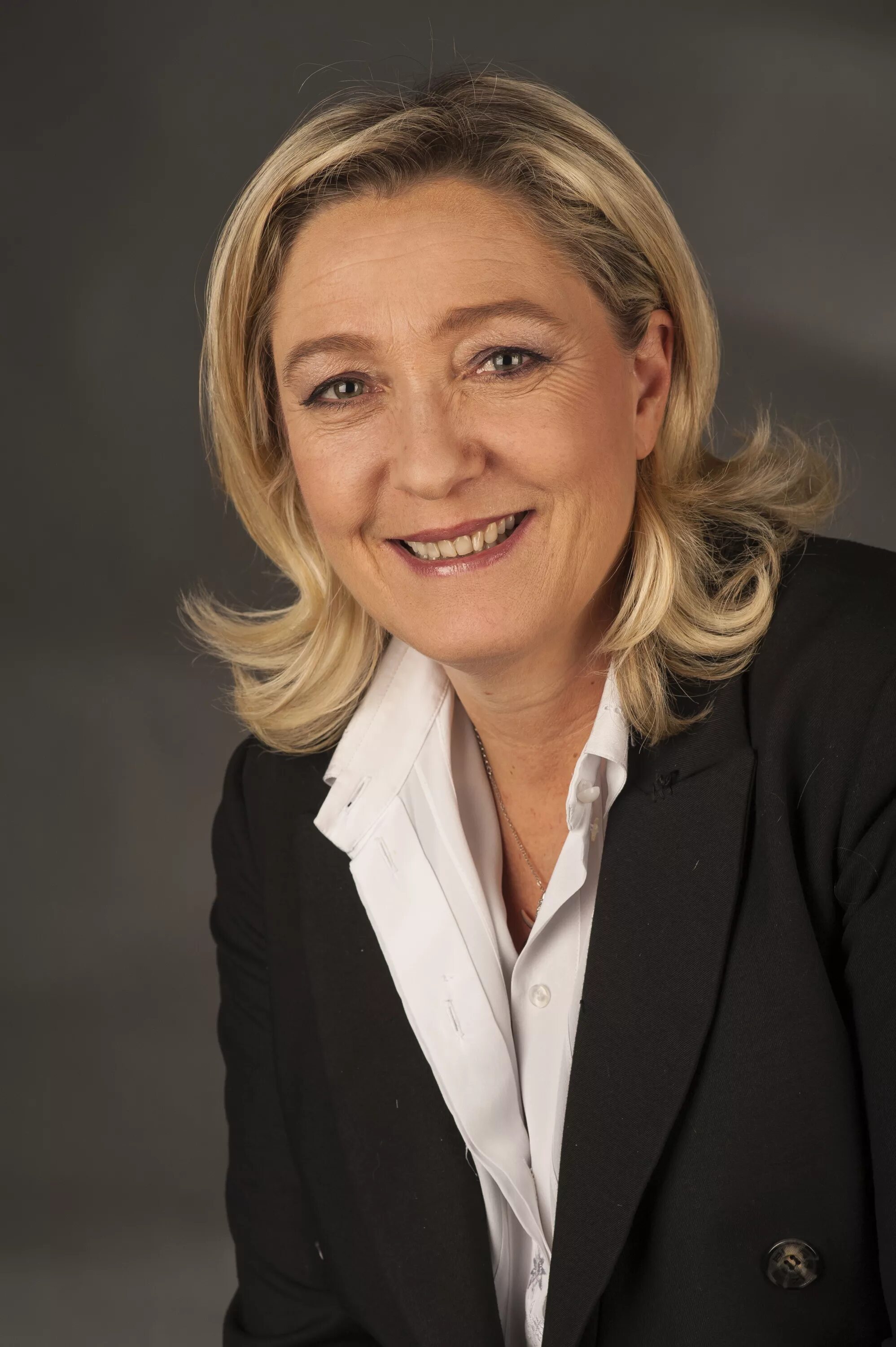 Ле пен франция. Мари липен. Мари липен возраст. Marine le pen. Мари липен возраст.