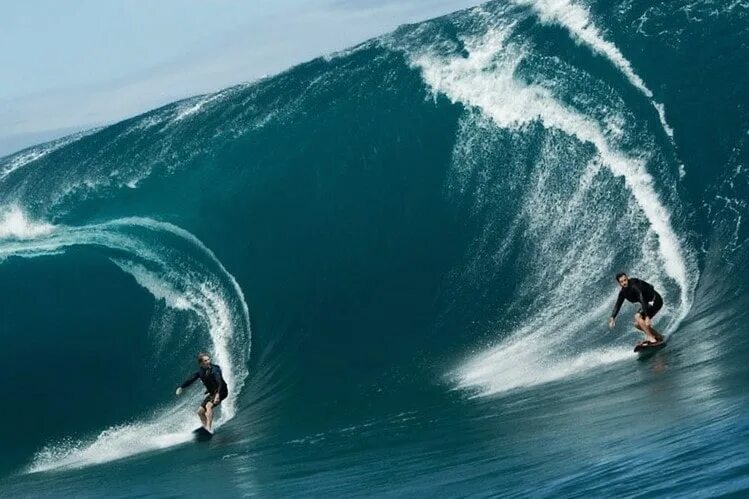 На гребне волны (2015) point Break. Киану Ривз на гребне волны. Эдди Айкау серфер.