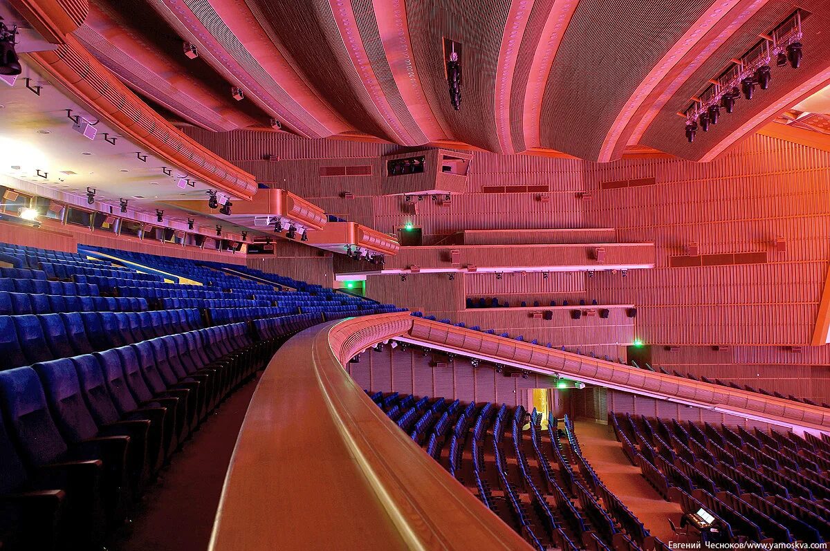 Государственный кремлевский дворец зал. Кремлевский дворец какой зал. Москва государственный кремлевский дворец большой зал. Государственный кремлёвский дворец. Кремлевский дворец съездов зал.