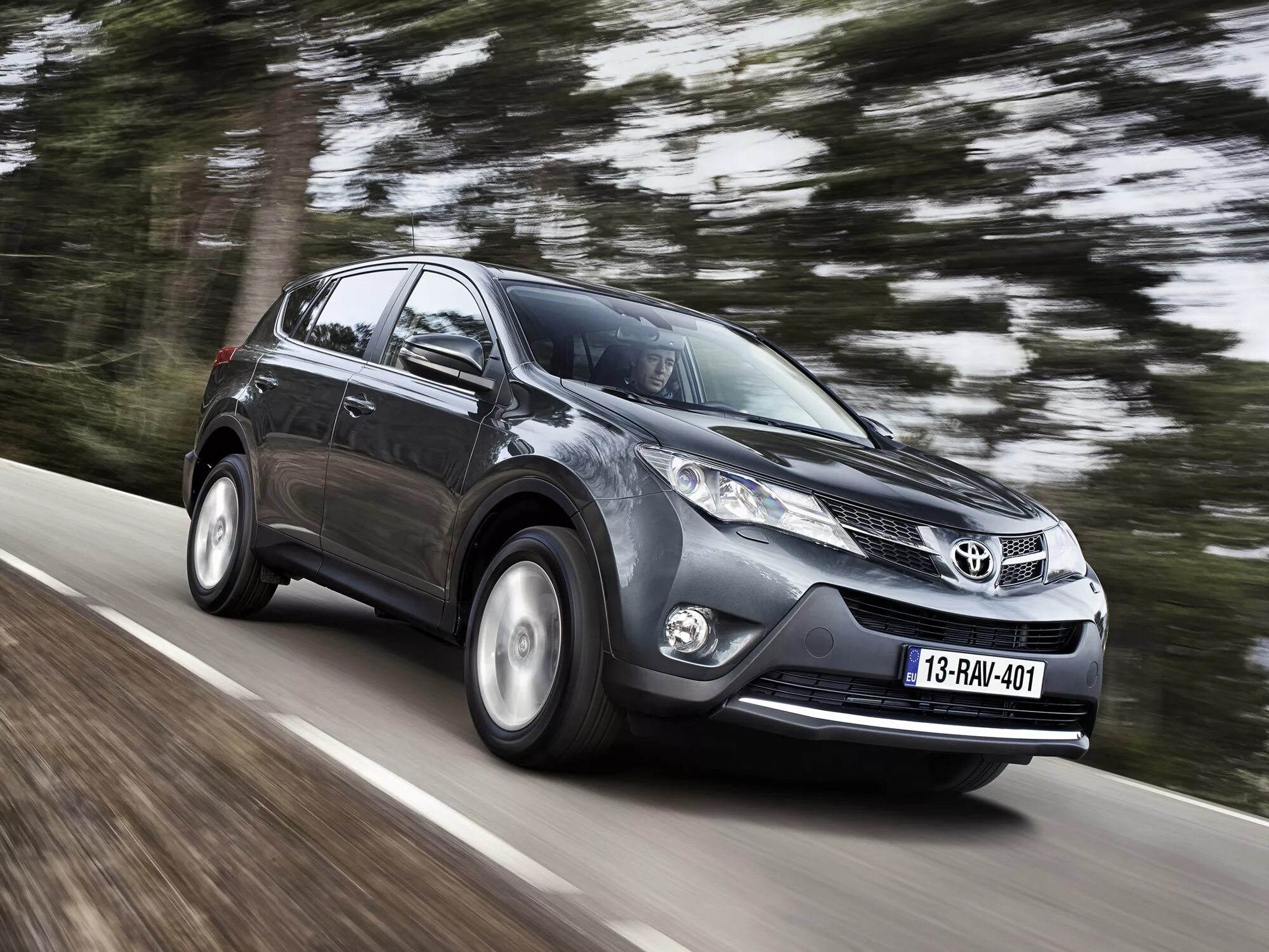 Rav4 xle. Toyota rav4 hybrid. Недостаток тойота рав 4. Toyota rav4 2015. Тойота rav4 awd.