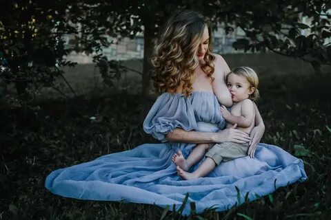 Mom son sisters