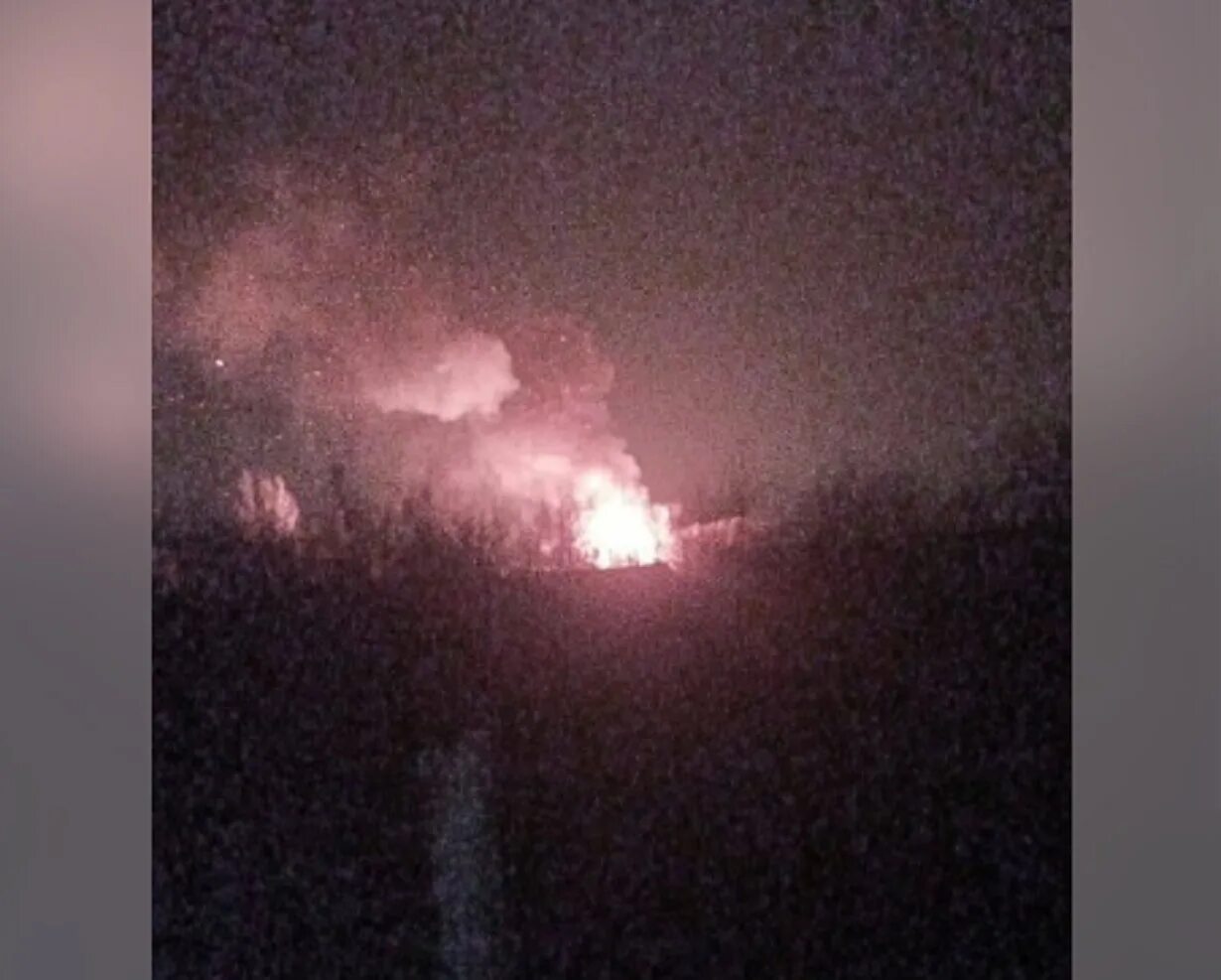 Обстрел донецка новогодняя ночь. Макеевка новогодняя ночь. Взрывы в макеевке ночью. Обстрел донецка новогодняя ночь. Ночной артобстрел донецка.