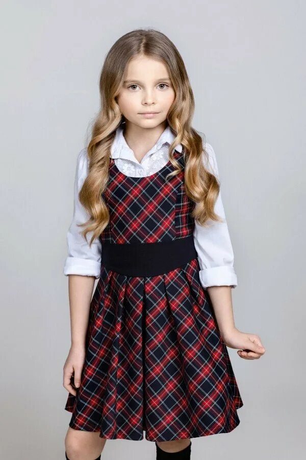 Skylake жилет для девочки 146. Школьная форма в клетку для девочек. Школьный сарафан в клетку. Школьная форма skylake рио комби. Клетчатая форма.