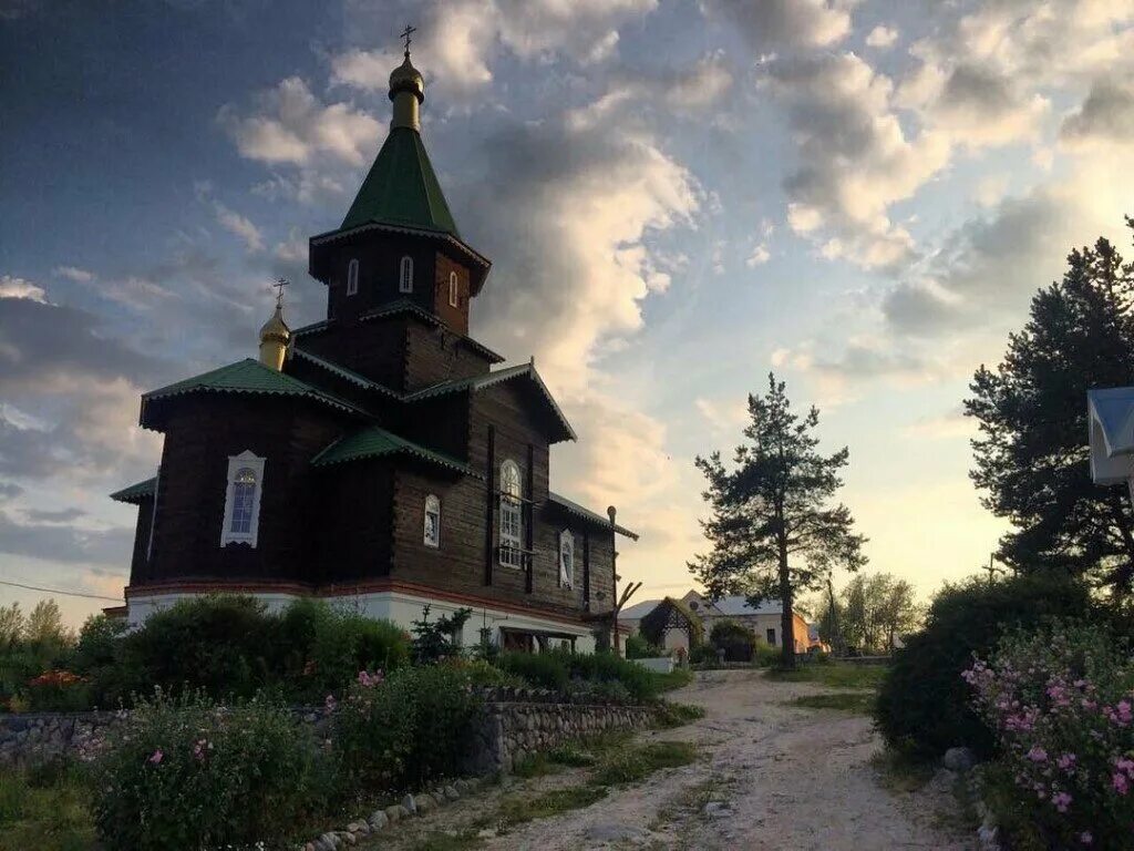 Под сегежа. Храм святой троицы сегежа. храм церковь сегежа. церковь троицы живоначальной в сегеже, сегежа. церковь троицы живоначальной карелия.
