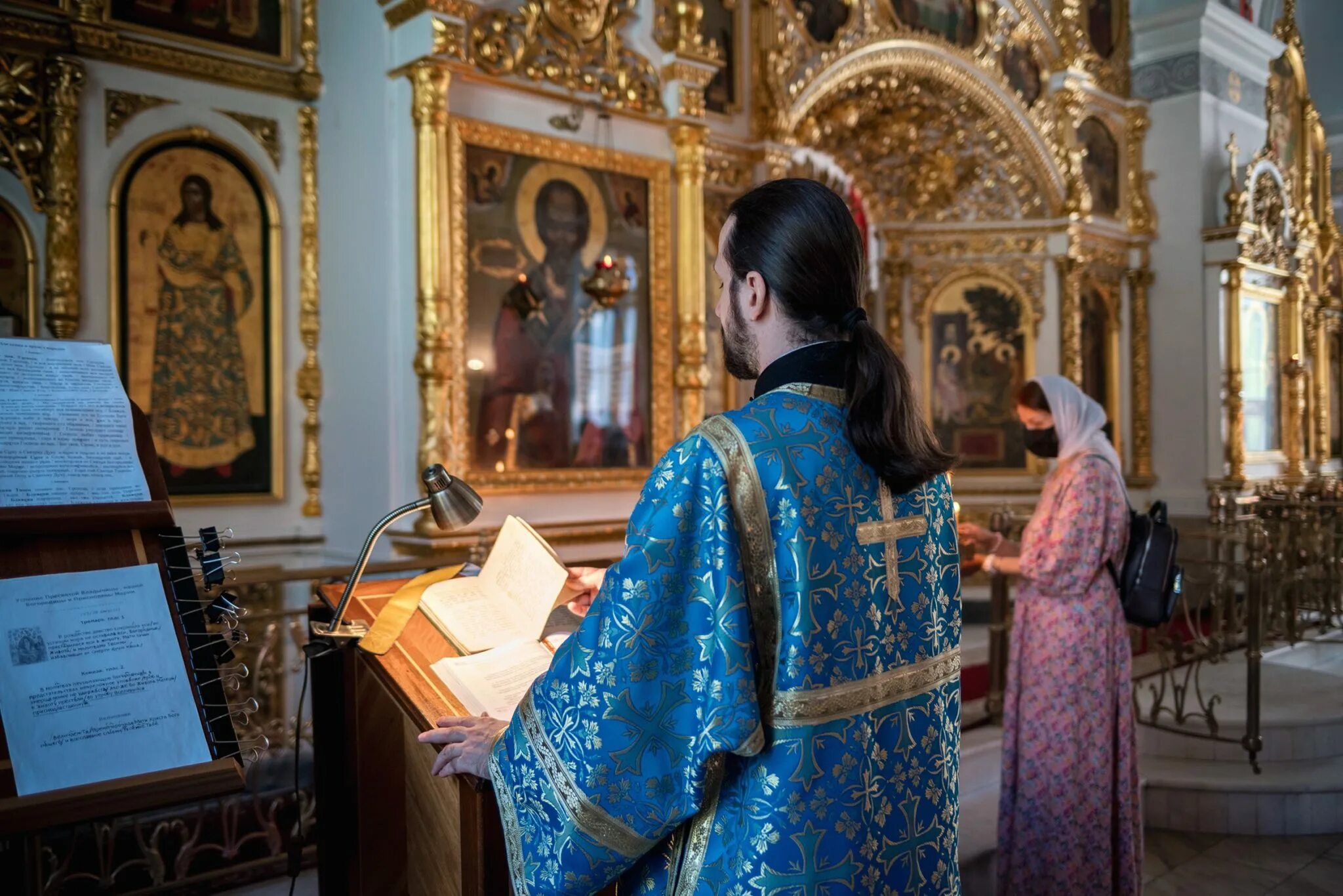 Храм живоначальной троицы евангелие на каждый день. Духовенство храма Живоначальной Троицы в Борисово. Чтение Евангелия храм Живоначальной Троицы. Храм Живоначальной Троицы стоимость сорокоуста.