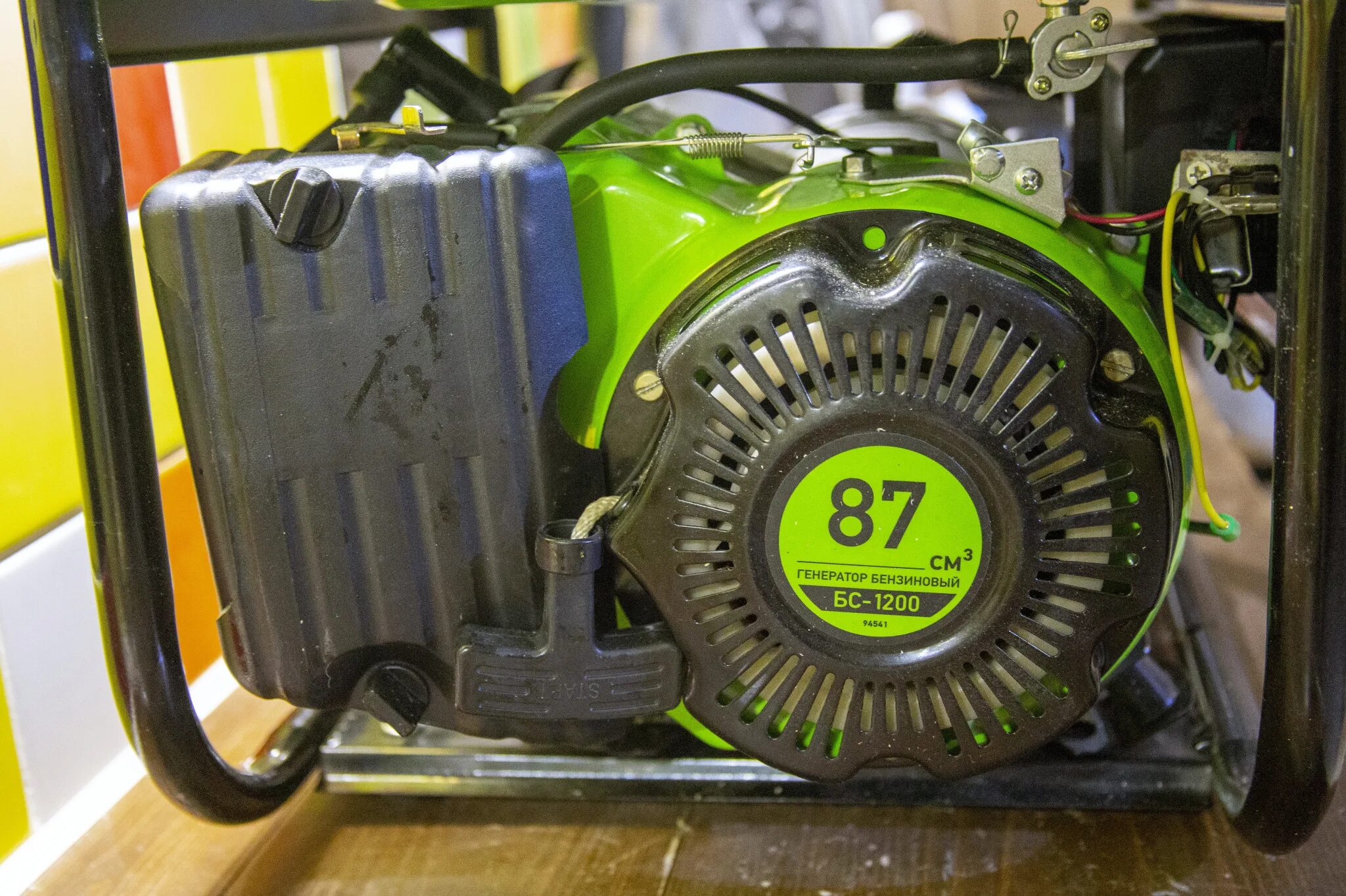 Бензогенератор сибртех. Генератор сибртех 1 квт. Генератор бензиновый lk 950, 0,8 квт, 220в, бак 4,2 л, ручной старт. Генератор бензиновый сибртех бс-2800. Бензиновый генератор gigant gpt-1200.