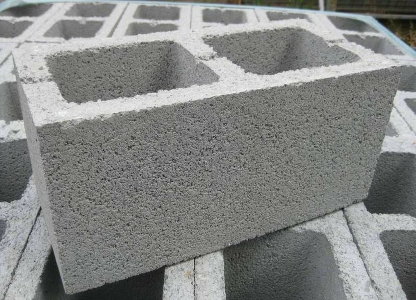 Make concrete. Блок из перлитобетона. Керамзитобетон (аглопоритобетон). Блок цементный 10 20 40. Бетонные блоки.