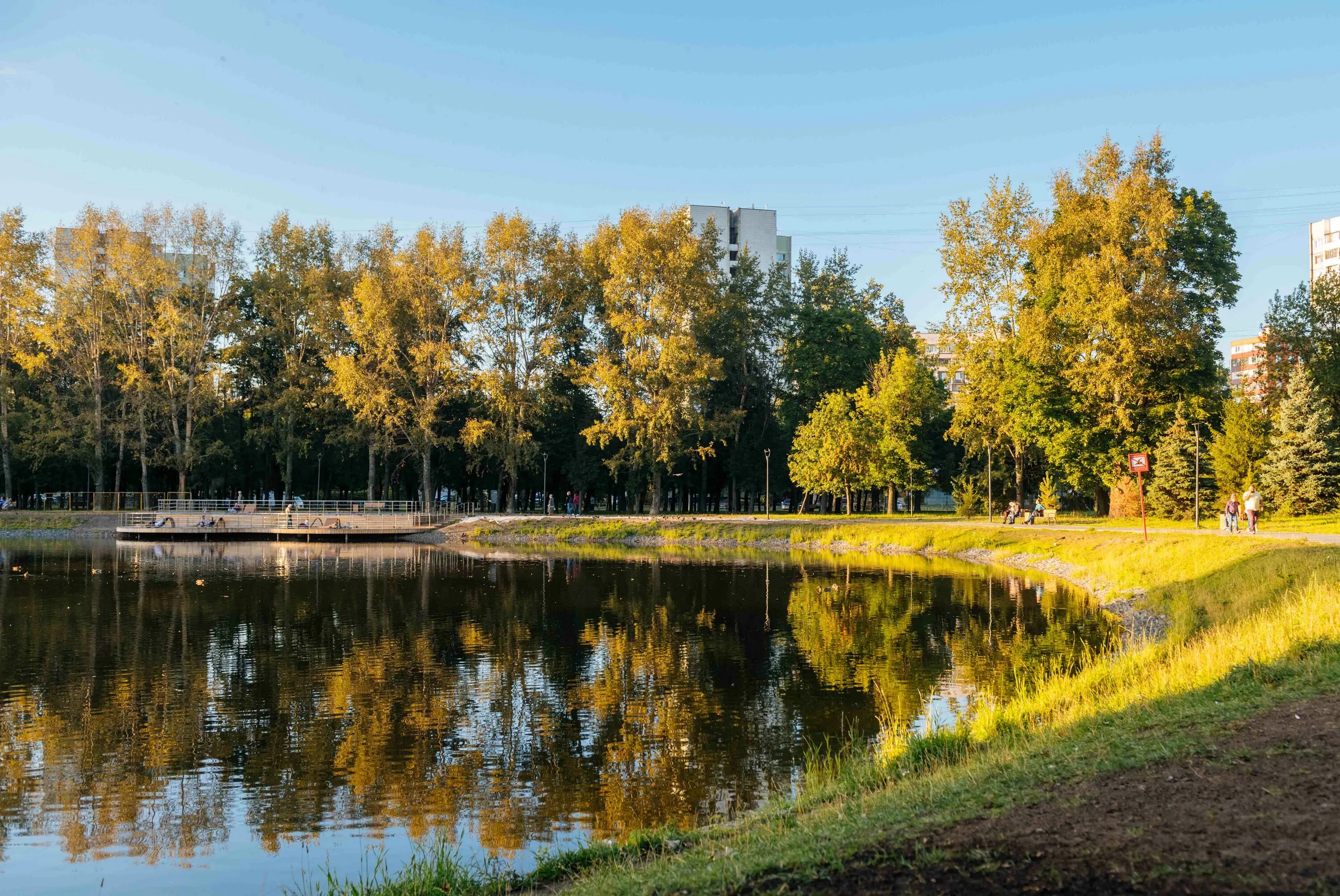 Лосиноостровский парк купить. Лосиноостровский район парк. Парк Торфянка Москва. Лосиноостровский парк Москва. Лосина островскийпарк Москва.