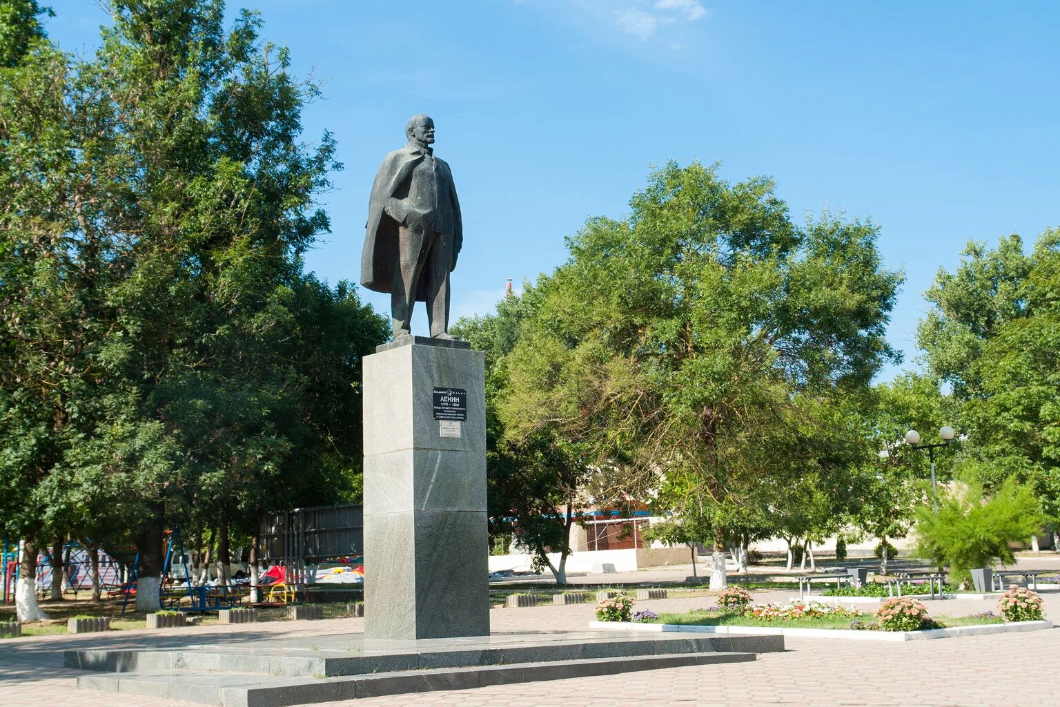 Станица абинская. Абинск Краснодарский край. Краснодарский край Абинск Абинск. Памятники Абинска. Памятник Ленину в Краснодарском крае.