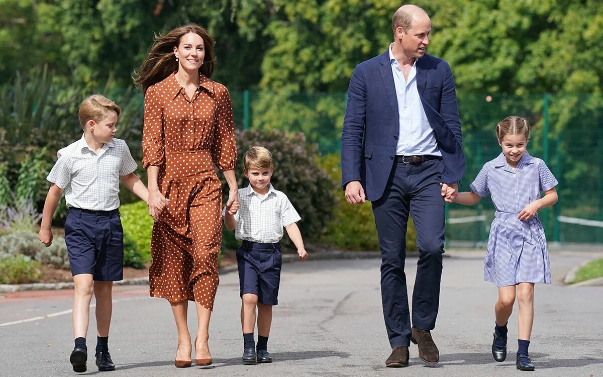 Где родители кейт. Кейт миддлтон с детьми 2025. принц джордж 2025. принц джордж кембриджский 2025.