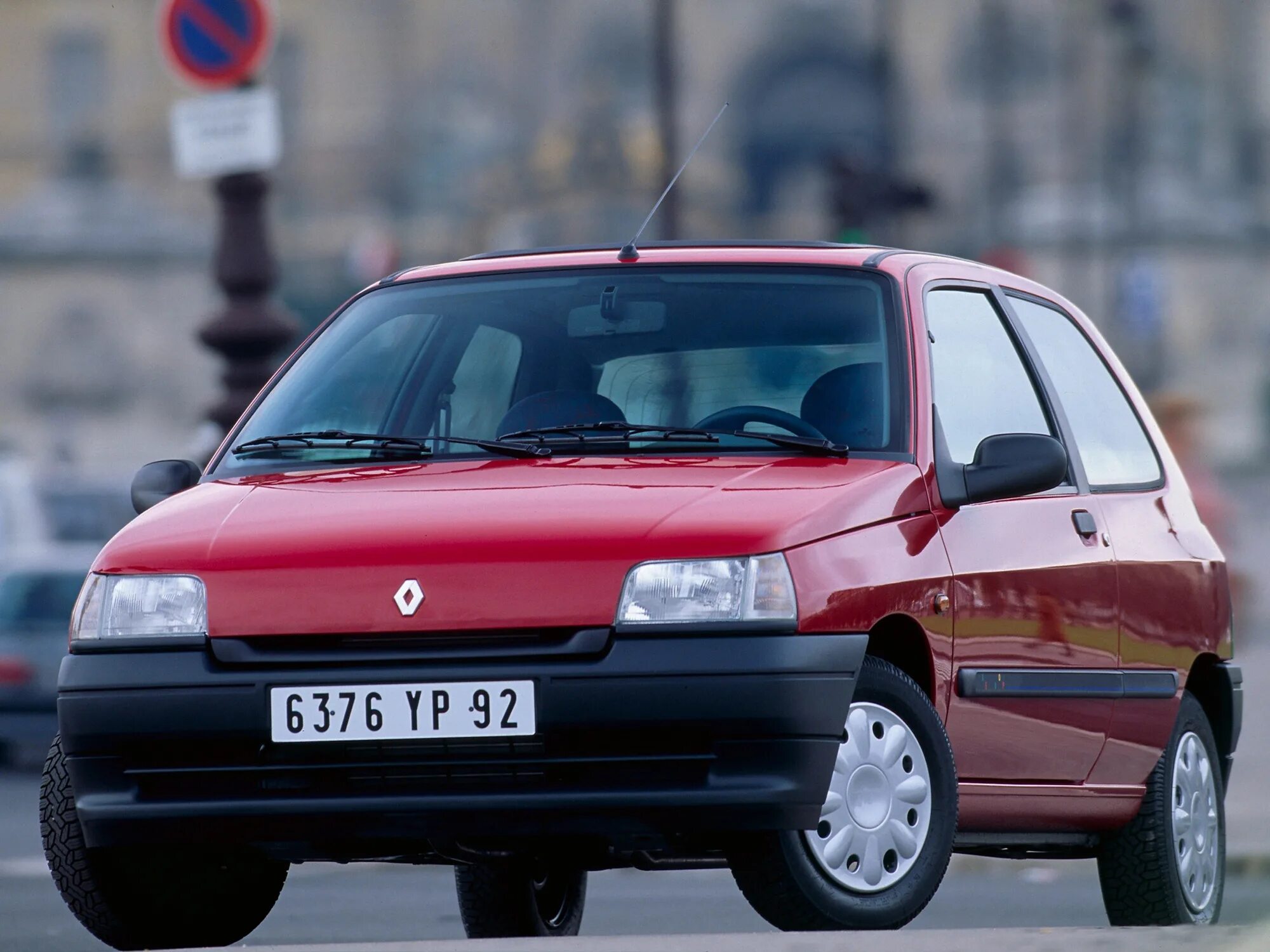 Рено 1 поколение. Renault Clio 1. Renault Clio 1 поколение. Автомобиль Рено Клио первого поколения. Renault Clio 1994.