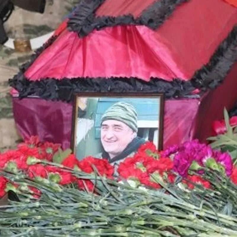 Сколько погибло из башкирии на сегодняшний. Могилы погибших на Украине. Погибшие из Башкирии на Украине.