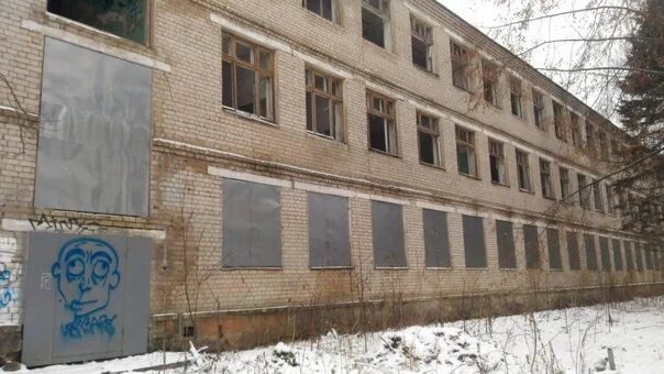 Заброшенная школа 37 тверь. Школа 37 тверь официальный сайт. Директор школы 37 тверь. Школа 37 тверь библиотека. Школа 37 город тверь.