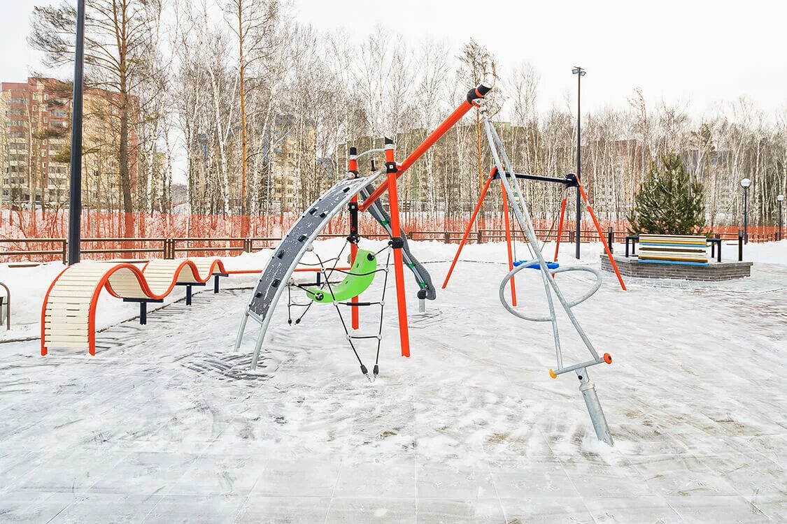 Кольцово новосибирск детская площадка. Двор 22. Город двор март. Двор 22. Трехгорный, ул.
