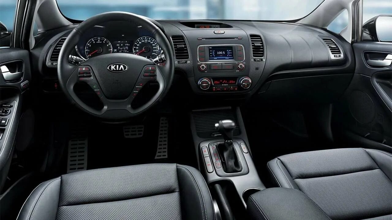 Купить киа с салона. Kia Cerato 2017 салон. Kia Kia Cerato. Kia Cerato 2014 Interior. Кия Церато комплектация Люкс 2022.