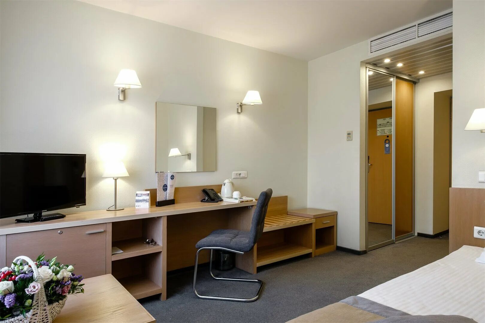 ленина, 40, екатеринбург. гранд авеню екатеринбург гостиница. ленина 40 екатеринбург гранд авеню. гранд авеню екб. проспект ленина 40 екатеринбург.