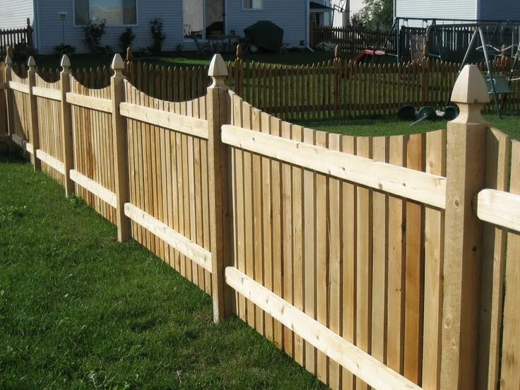 Красивые заборы из штакетника деревянного (фото) - diymaven.ru
