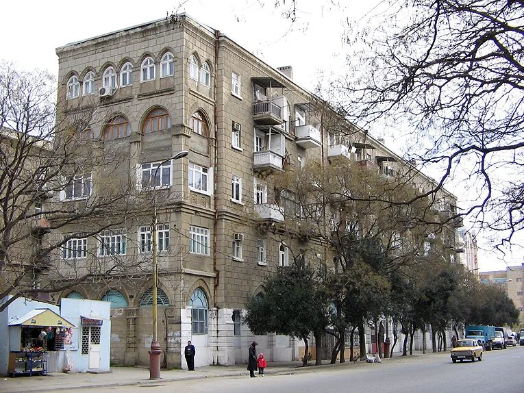 Улица наджафгулу рафиева 14. Баку улица лейтенанта шмидта. Баку улица хагани дом 43. Баку улица рылеева. Баку ул гагарина.