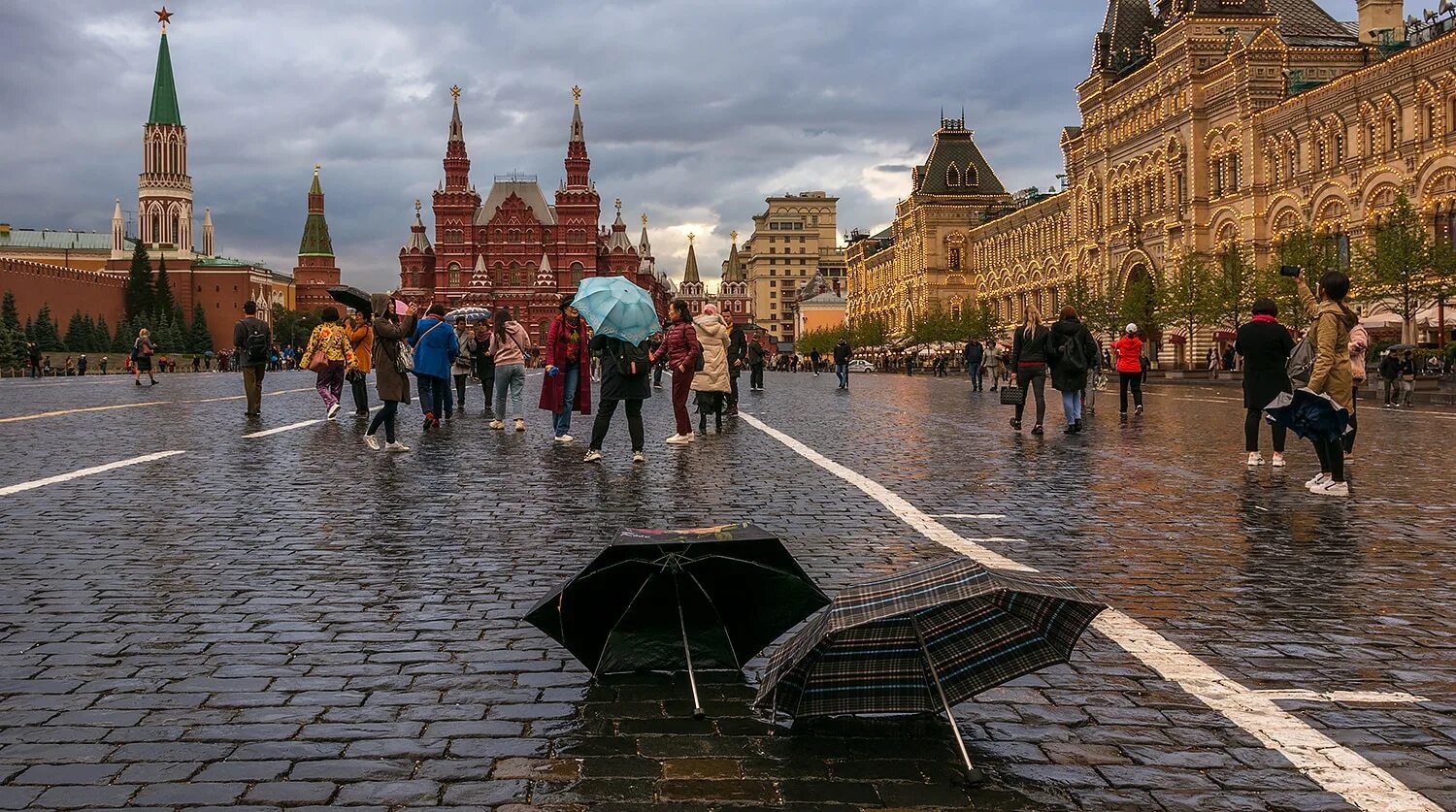 Москва весной. Москва летом. Красная площадь дождь. Осень в Москве. Воздух в москве 2020