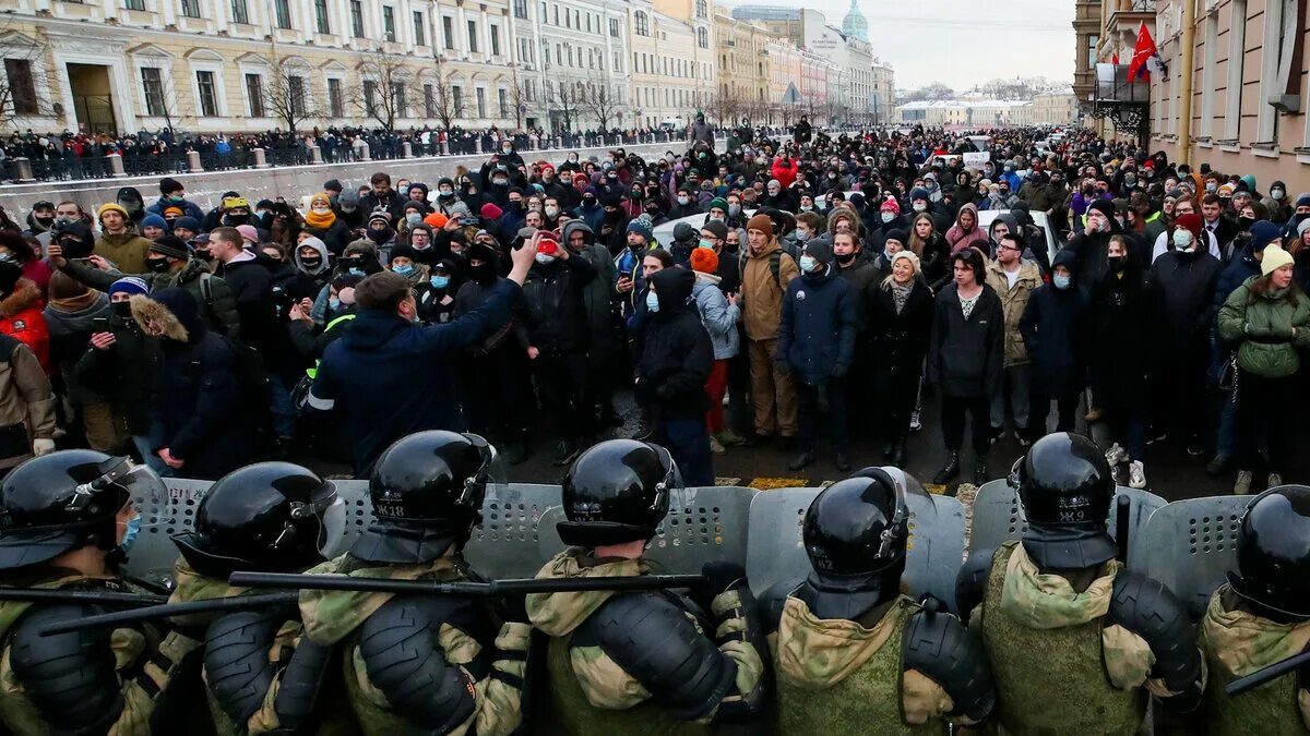 Что будет в конце 2024 года. Митинг в феврале 2021 Навальный в Санкт-Петербурге. Протесты в России 2021 Навальный. Протесты 23 января 2021 в Санкт Петербурге. Протесты в России Навальный.