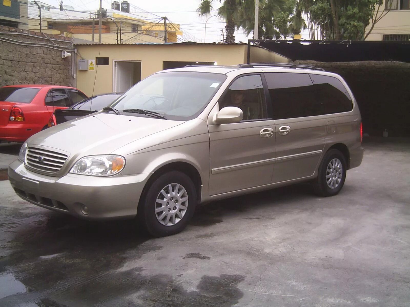 Авито киа карнивал купить. Kia Carnival 2003. Kia Sedona 2003. Kia Carnival Sedona 2003. Kia минивэн Carnival 2000.