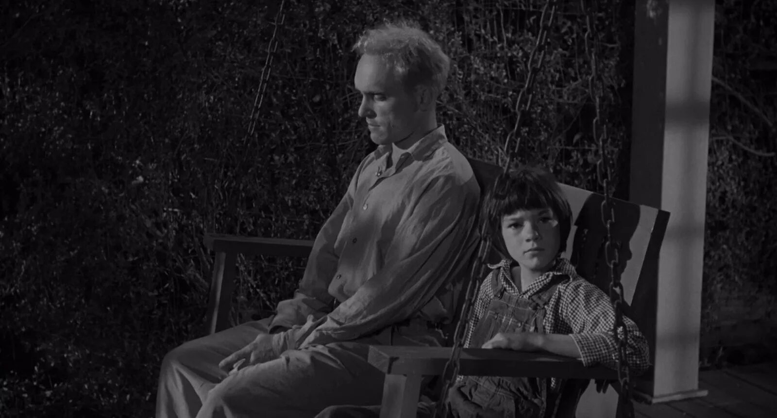 Роберт дюваль убить пересмешника. Волчонок кейт арджент нагваль. Келли линч мистер мерседес. Кейт рэдли с детьми. Артур «страшила» рэдли.