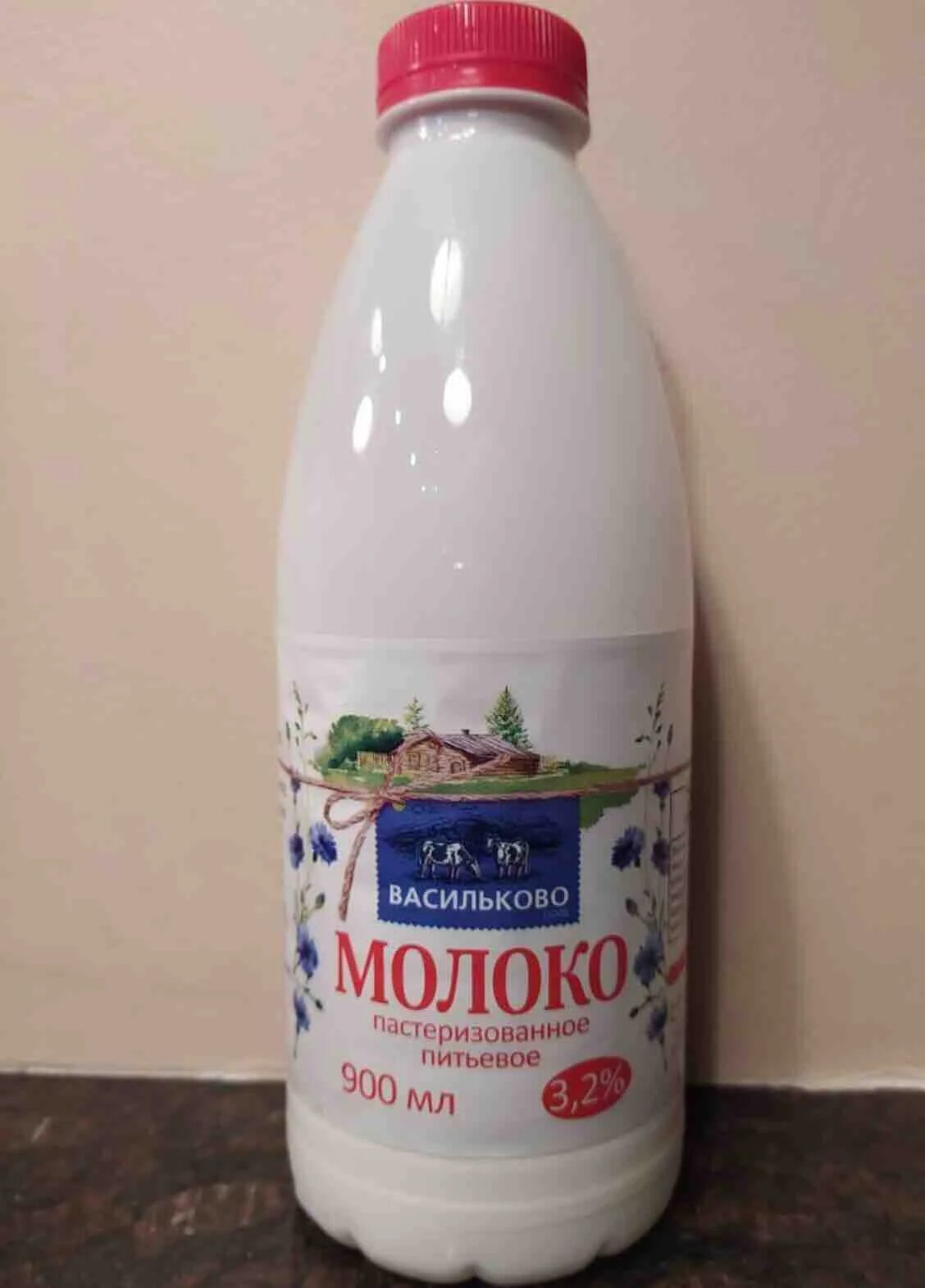 Молоко васильково поле. Молоко васильково поле 3,2. Молоко васильково. Васильково молочные продукты производитель. Молоко васильково поле.