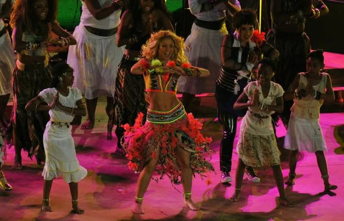 Waka waka africa. Shakira Africa.