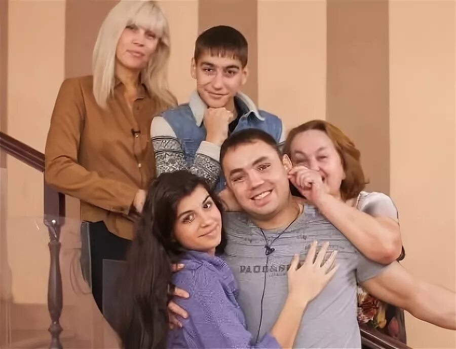 дом участники семья