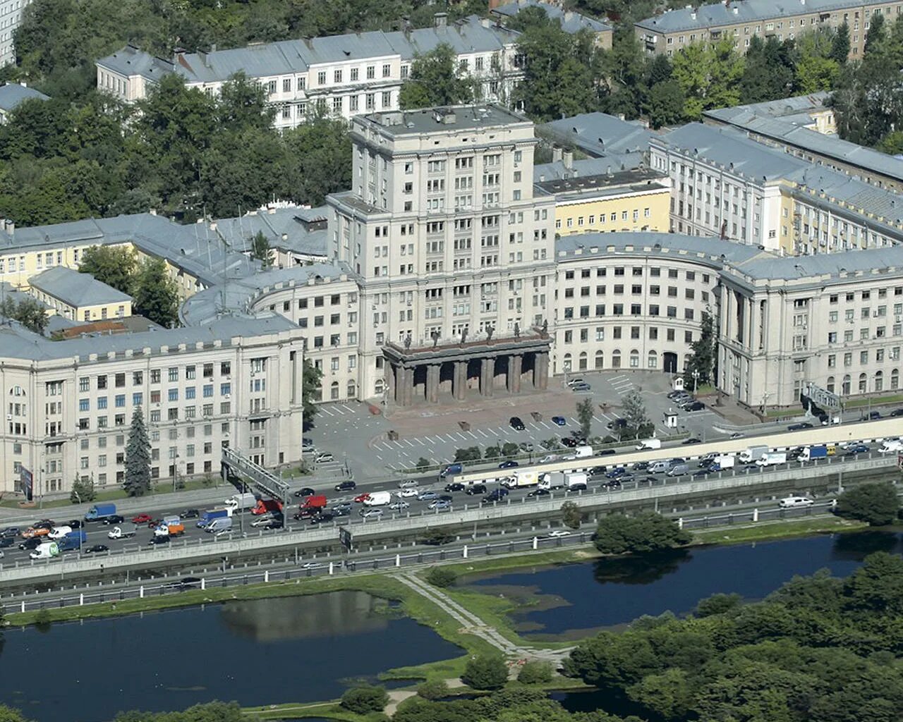 Факультет имени баумана. Московский университет Баумана. Московский государственный технический университет им. h.э.Баумана. Н Э Баумана университет. МГТУ им Баумана здание.